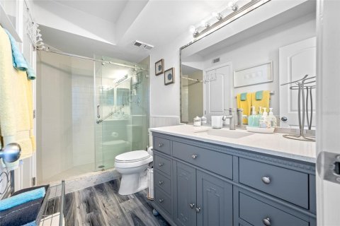 Condo in Saint Petersburg, Florida, 2 bedrooms № 2215680 - photo 25