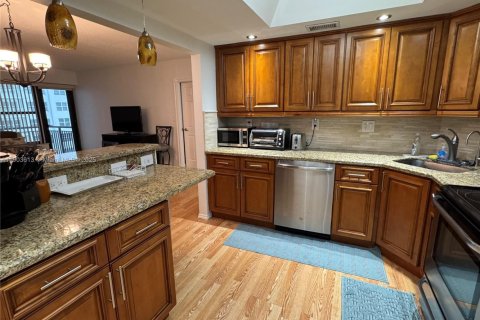 Снять в аренду кондоминиум в Форт-Лодердейл, Флорида 1 спальня, 74.51м2, № 1955018 - фото 5