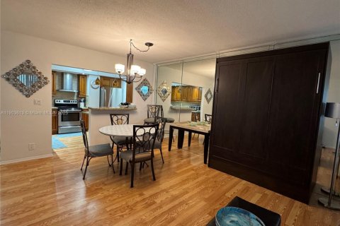 Снять в аренду кондоминиум в Форт-Лодердейл, Флорида 1 спальня, 74.51м2, № 1955018 - фото 9