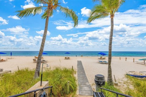 Снять в аренду кондоминиум в Форт-Лодердейл, Флорида 1 спальня, 74.51м2, № 1955018 - фото 4