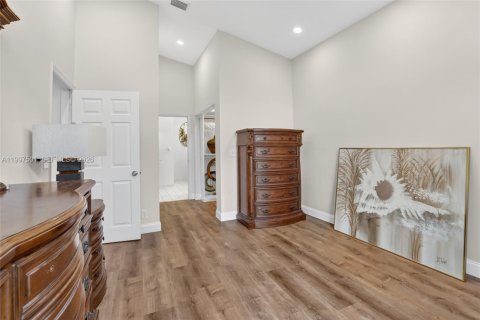 House in Pembroke Pines, Florida 3 bedrooms, 164.53 sq.m. № 2060553 - photo 15