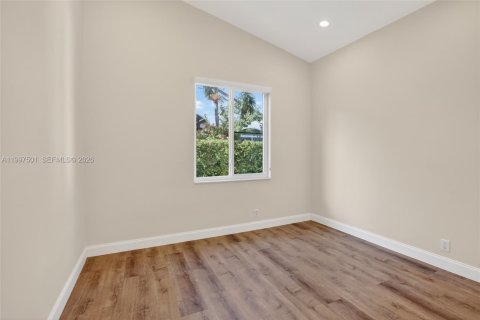 House in Pembroke Pines, Florida 3 bedrooms, 164.53 sq.m. № 2060553 - photo 23