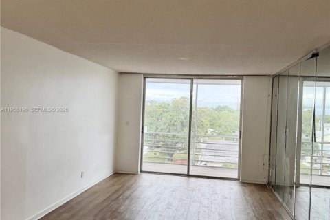 Copropriété à vendre à Hollywood, Floride: 1 chambre, 81.75 m2 № 2022261 - photo 1