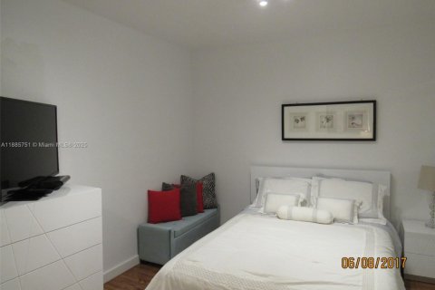 Copropriété à louer à Hallandale Beach, Floride: 1 chambre, 78.41 m2 № 1932504 - photo 3