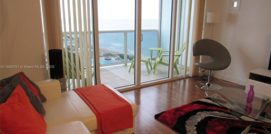 Condominio en Hallandale Beach, Florida, 1 dormitorio № 1932504