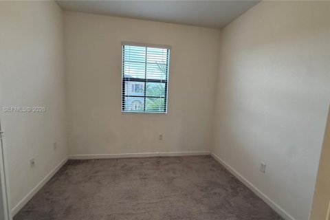 Adosado en alquiler en Homestead, Florida, 3 dormitorios, 130.34 m2 № 2059677 - foto 2