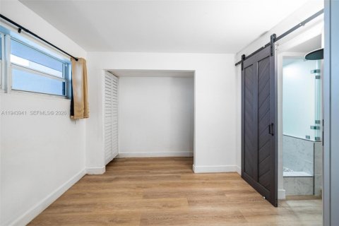 Condominio en alquiler en Miami Beach, Florida, 2 dormitorios, 76.18 m2 № 2000911 - foto 10