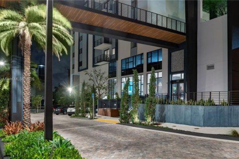 Condo in Pompano Beach, Florida, 2 bedrooms  № 1759162 - photo 2