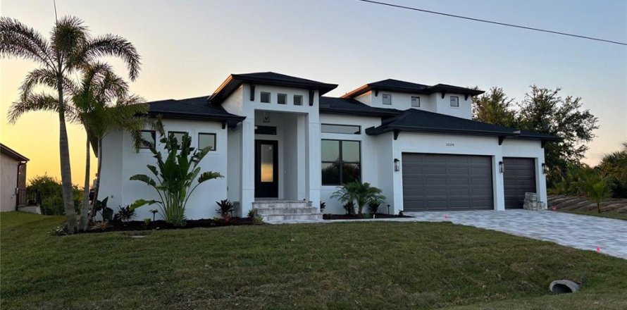 House in Port Charlotte, Florida 3 bedrooms, 227.98 sq.m. № 1724261