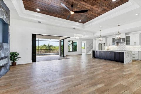 House in Port Charlotte, Florida 3 bedrooms, 227.98 sq.m. № 1724261 - photo 3