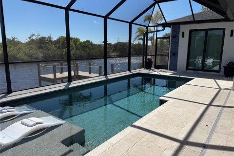 House in Port Charlotte, Florida 3 bedrooms, 227.98 sq.m. № 1724261 - photo 20