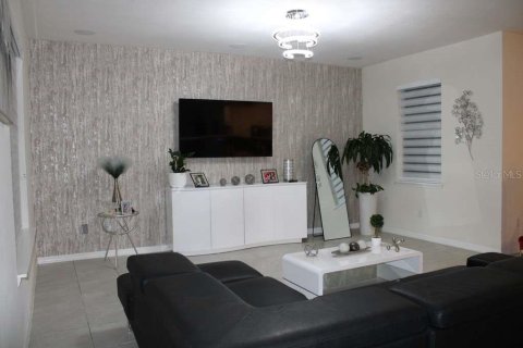 House in TOHOQUA in Kissimmee, Florida 3 bedrooms, 150.22 sq.m. № 2124586 - photo 3