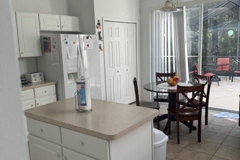 Casa en venta en Kissimmee, Florida, 7 dormitorios, 263.29 m2 № 1515244 - foto 2