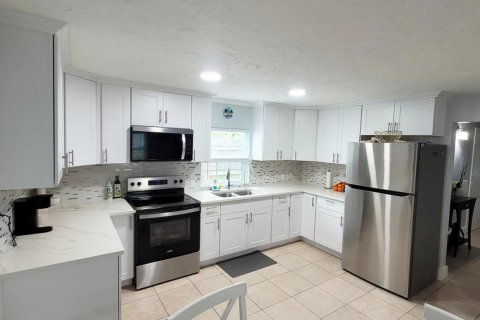 House in Jupiter, Florida 3 bedrooms, 105.35 sq.m. № 2260194 - photo 7