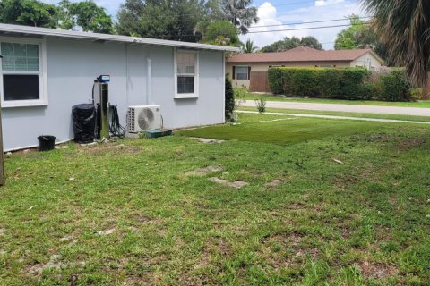 House in Jupiter, Florida 3 bedrooms, 105.35 sq.m. № 2260194 - photo 26