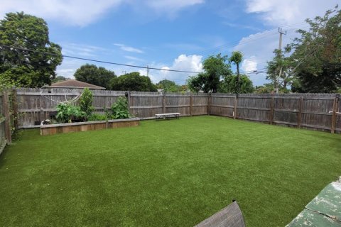 House in Jupiter, Florida 3 bedrooms, 105.35 sq.m. № 2260194 - photo 22