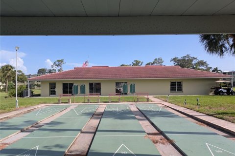 Condo in Saint Petersburg, Florida, 1 bedroom  № 1775385 - photo 16