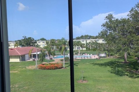 Condo in Saint Petersburg, Florida, 1 bedroom  № 1775385 - photo 2