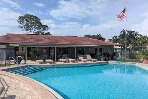 Condo in Saint Petersburg, Florida, 1 bedroom  № 1775385 - photo 13