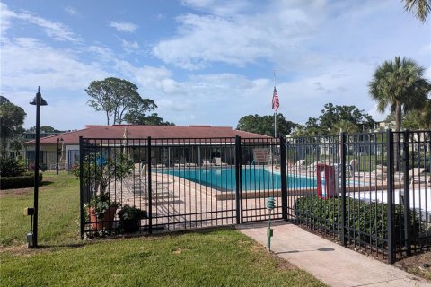 Condo in Saint Petersburg, Florida, 1 bedroom  № 1775385 - photo 14