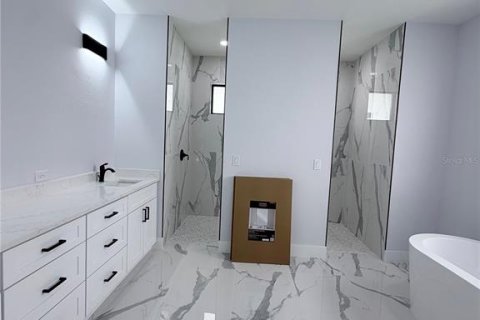 Купить виллу или дом в Норт-Порт, Флорида 11 комнат, 177.54м2, № 2212357 - фото 22