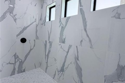 Купить виллу или дом в Норт-Порт, Флорида 11 комнат, 177.54м2, № 2212357 - фото 26