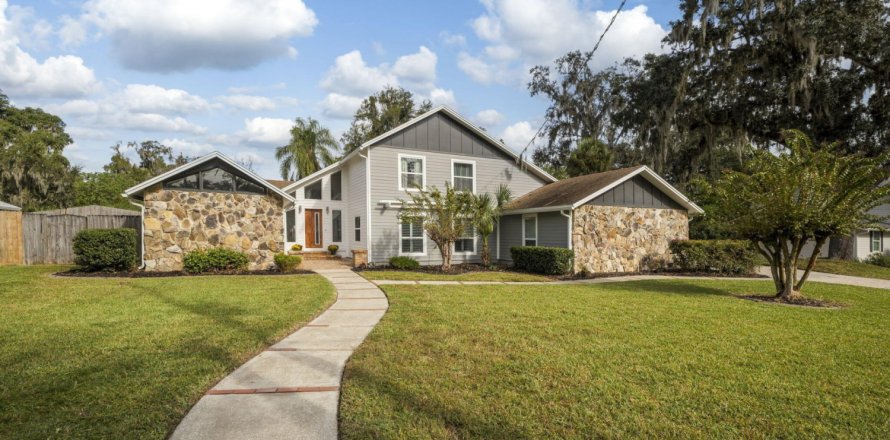 House in Jacksonville, Florida 4 bedrooms, 293.85 sq.m. № 826901