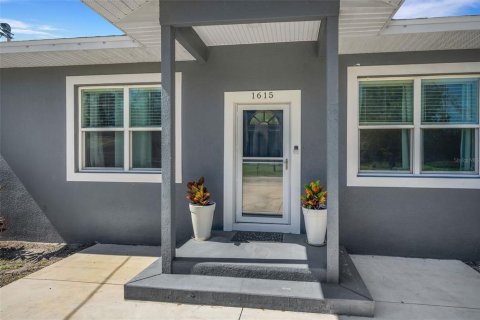 Villa ou maison à vendre à Tarpon Springs, Floride: 3 chambres, 126.81 m2 № 2430807 - photo 2