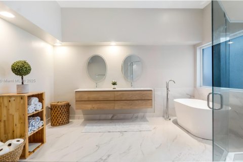 Casa en venta en Coral Springs, Florida, 4 dormitorios, 256.6 m2 № 1892996 - foto 5