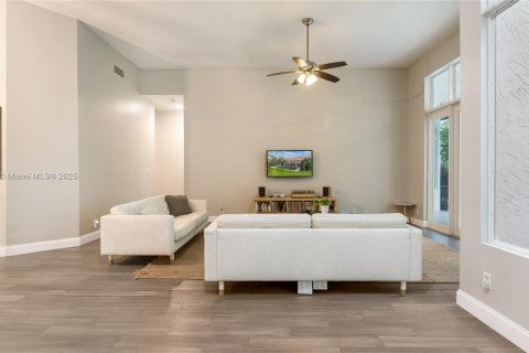 Casa en venta en Coral Springs, Florida, 4 dormitorios, 256.6 m2 № 1892996 - foto 10