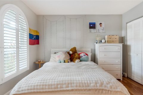 Casa en venta en Coral Springs, Florida, 4 dormitorios, 256.6 m2 № 1892996 - foto 24