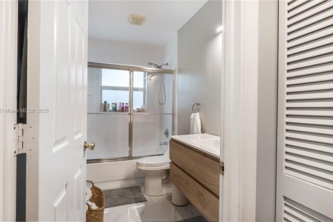 Casa en venta en Coral Springs, Florida, 4 dormitorios, 256.6 m2 № 1892996 - foto 27