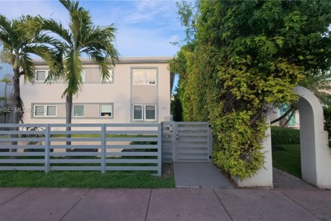Condo à Miami Beach, Floride, 1 chambre  № 2077380