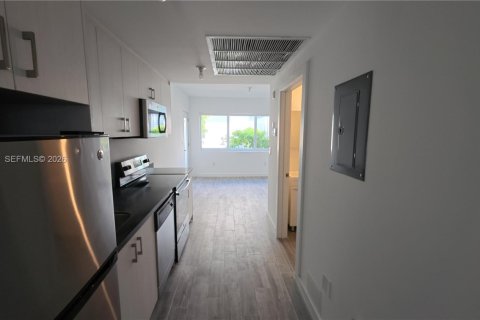 Condominio en alquiler en Miami Beach, Florida, 1 dormitorio, 39.2 m2 № 2077380 - foto 11