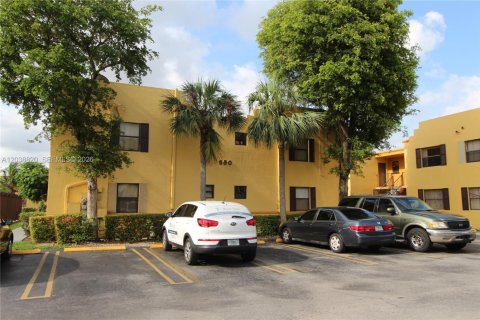 Condo in Sweetwater, Florida, 1 bedroom  № 2086110