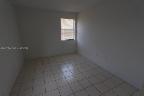 Condo in Sweetwater, Florida, 1 bedroom  № 2086110 - photo 11