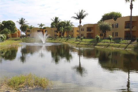 Condo in Sweetwater, Florida, 1 bedroom  № 2086110 - photo 22