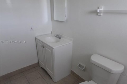 Condo in Sweetwater, Florida, 1 bedroom  № 2086110 - photo 13