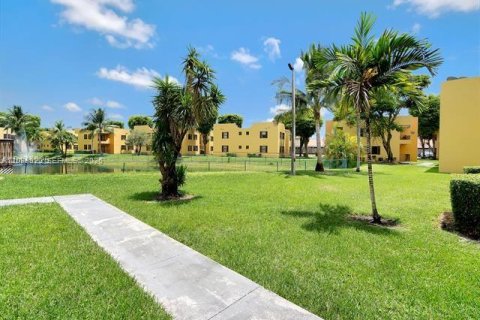Condo in Sweetwater, Florida, 1 bedroom  № 2086110 - photo 17