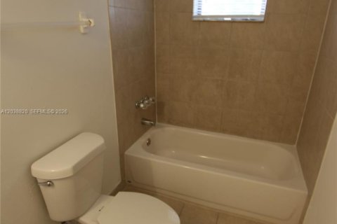 Condo in Sweetwater, Florida, 1 bedroom  № 2086110 - photo 14