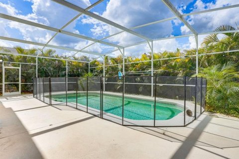 Casa en venta en Davenport, Florida, 5 dormitorios, 210.8 m2 № 2120719 - foto 4
