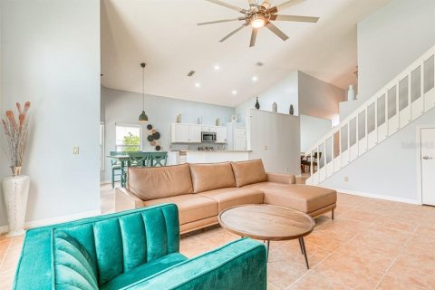 Casa en venta en Davenport, Florida, 5 dormitorios, 210.8 m2 № 2120719 - foto 19