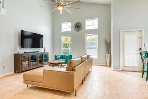 Casa en venta en Davenport, Florida, 5 dormitorios, 210.8 m2 № 2120719 - foto 6
