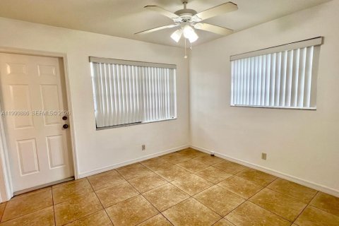 Casa en alquiler en Fort Lauderdale, Florida, 1 dormitorio, 95.22 m2 № 2058048 - foto 9