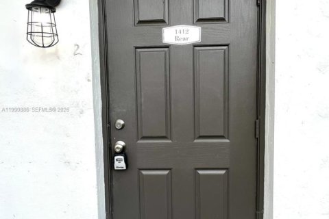 Casa en alquiler en Fort Lauderdale, Florida, 1 dormitorio, 95.22 m2 № 2058048 - foto 14