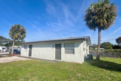 Casa en alquiler en Fort Lauderdale, Florida, 1 dormitorio, 95.22 m2 № 2058048 - foto 18