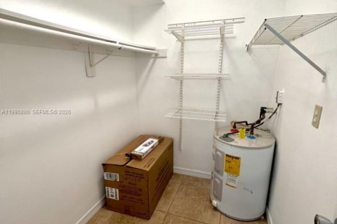 Casa en alquiler en Fort Lauderdale, Florida, 1 dormitorio, 95.22 m2 № 2058048 - foto 12