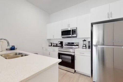 Touwnhouse à louer à Davenport, Floride: 4 chambres, 155.24 m2 № 2413716 - photo 10