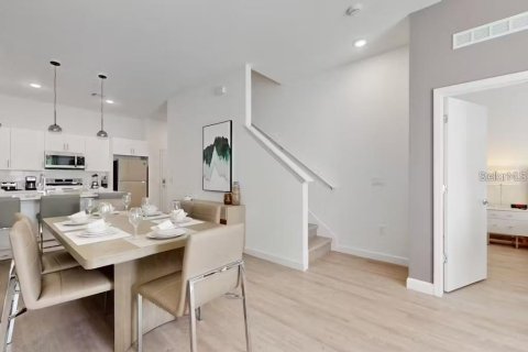 Touwnhouse à louer à Davenport, Floride: 4 chambres, 155.24 m2 № 2413716 - photo 7