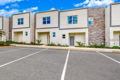 Touwnhouse à Davenport, Floride 4 chambres, 155.24 m2 № 2413716